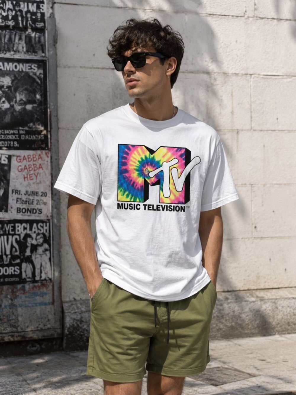MTV Logo Tie Dye Graphic T-Shirt Men's Medium Rainbow Crew Neck 100% Cotton Tee